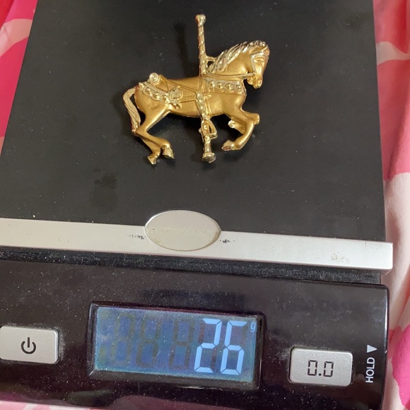🖤NEW💕Caroucel (merry-go-around) gold brooch - Picture 12 of 12